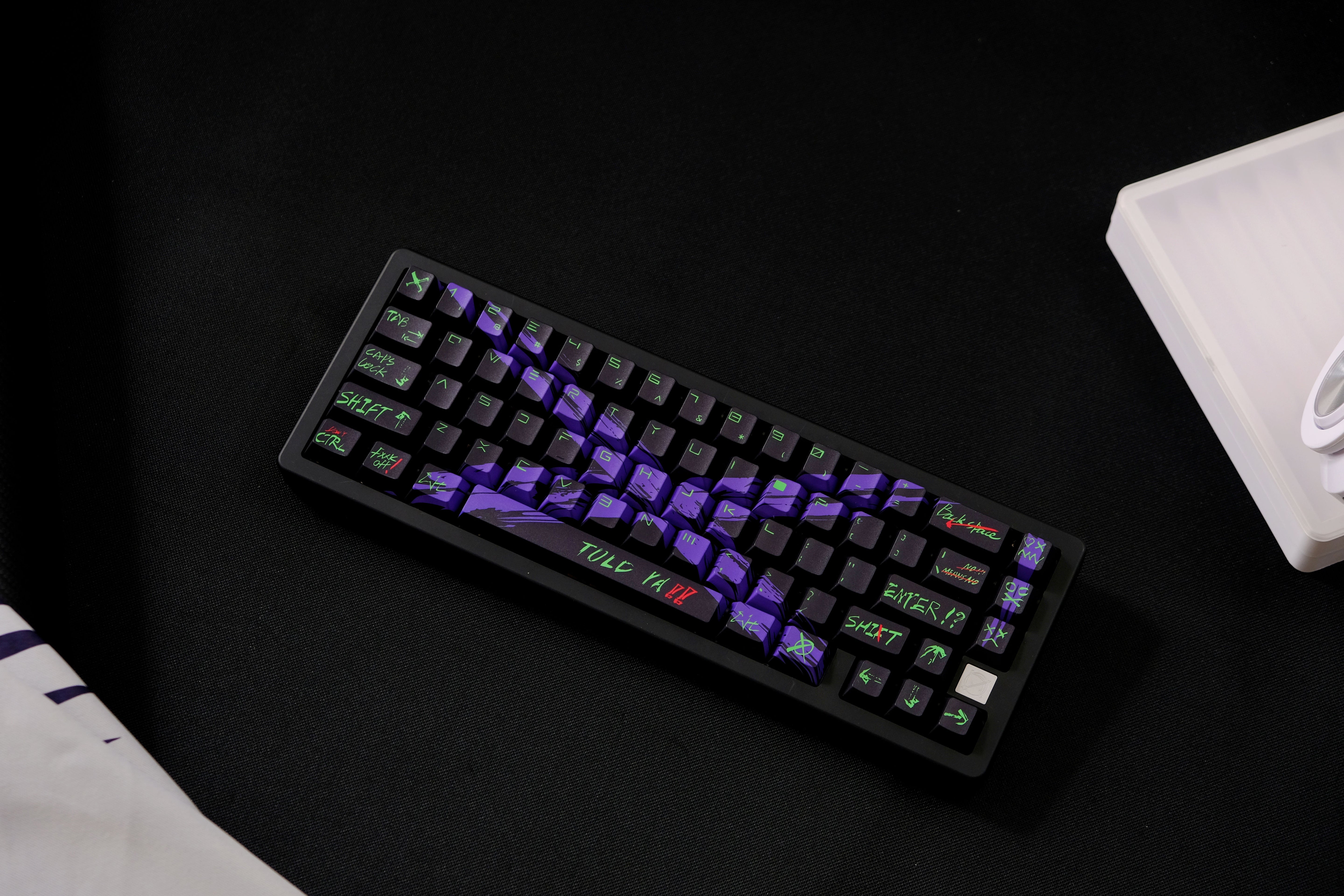 Against invalid Black Purple keycaps - joorkey