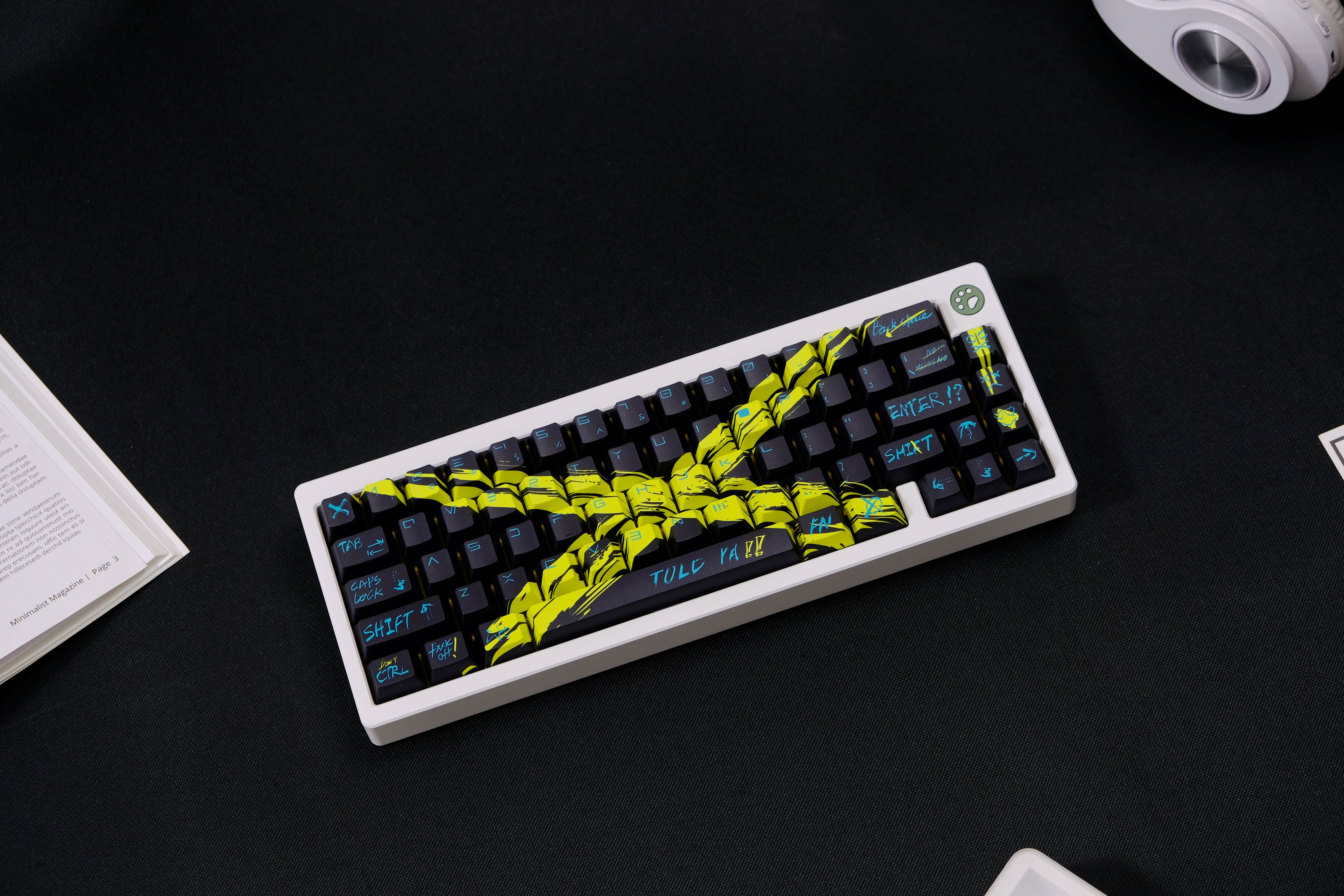 Against invalid Black Yellow Keycaps - joorkey