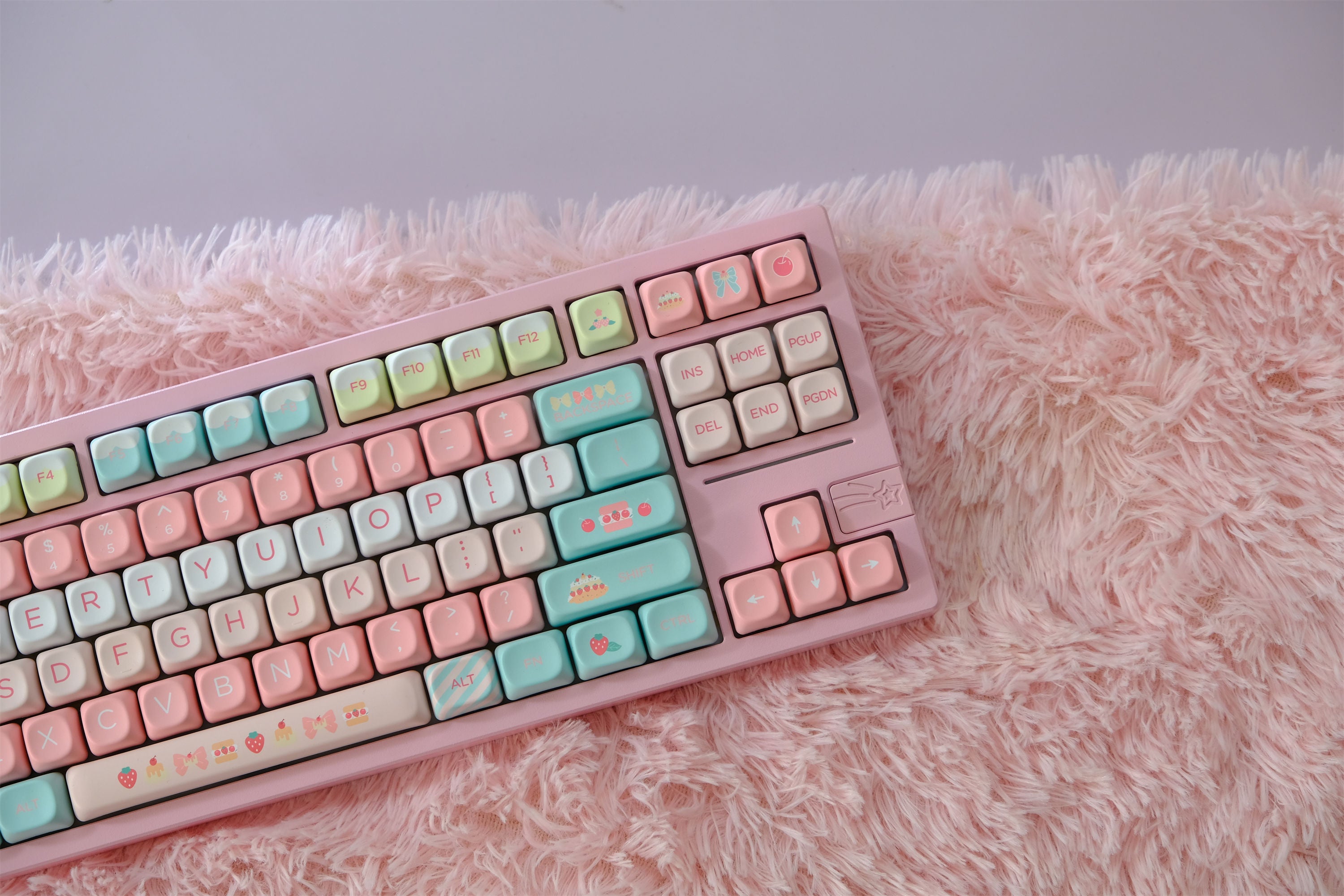 Strawberry Dessert Shop Keycaps