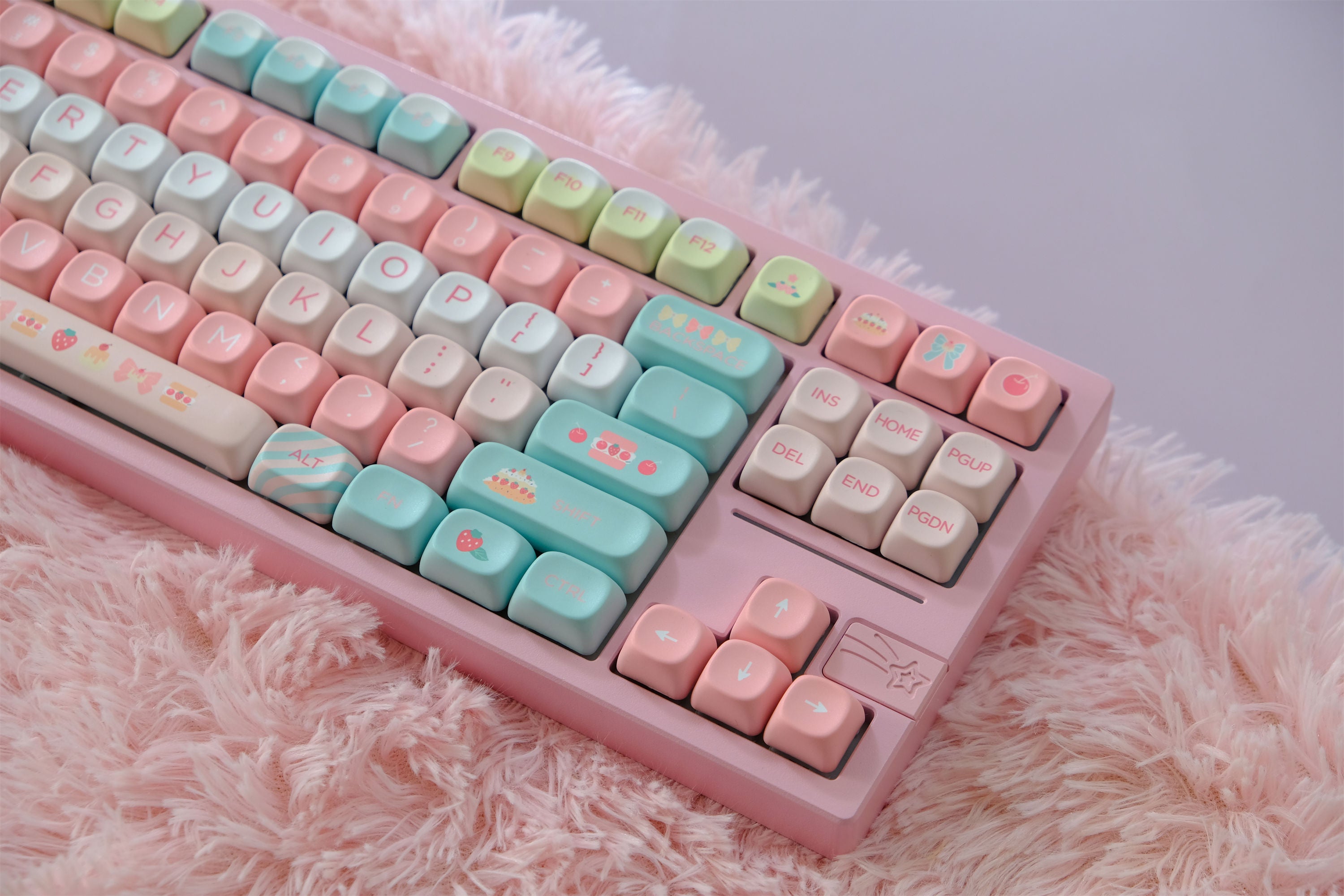 Strawberry Dessert Shop Keycaps
