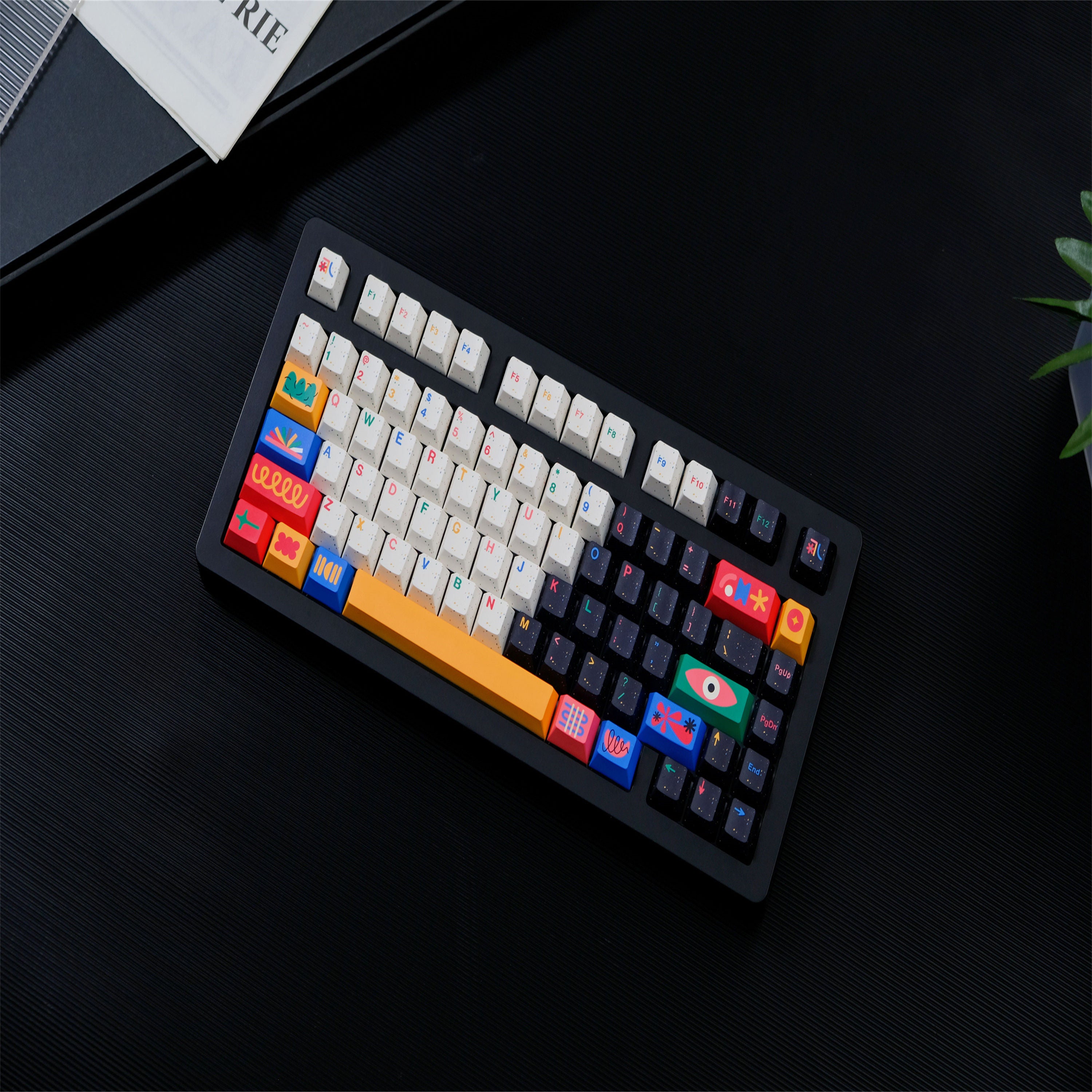 Motif keycaps