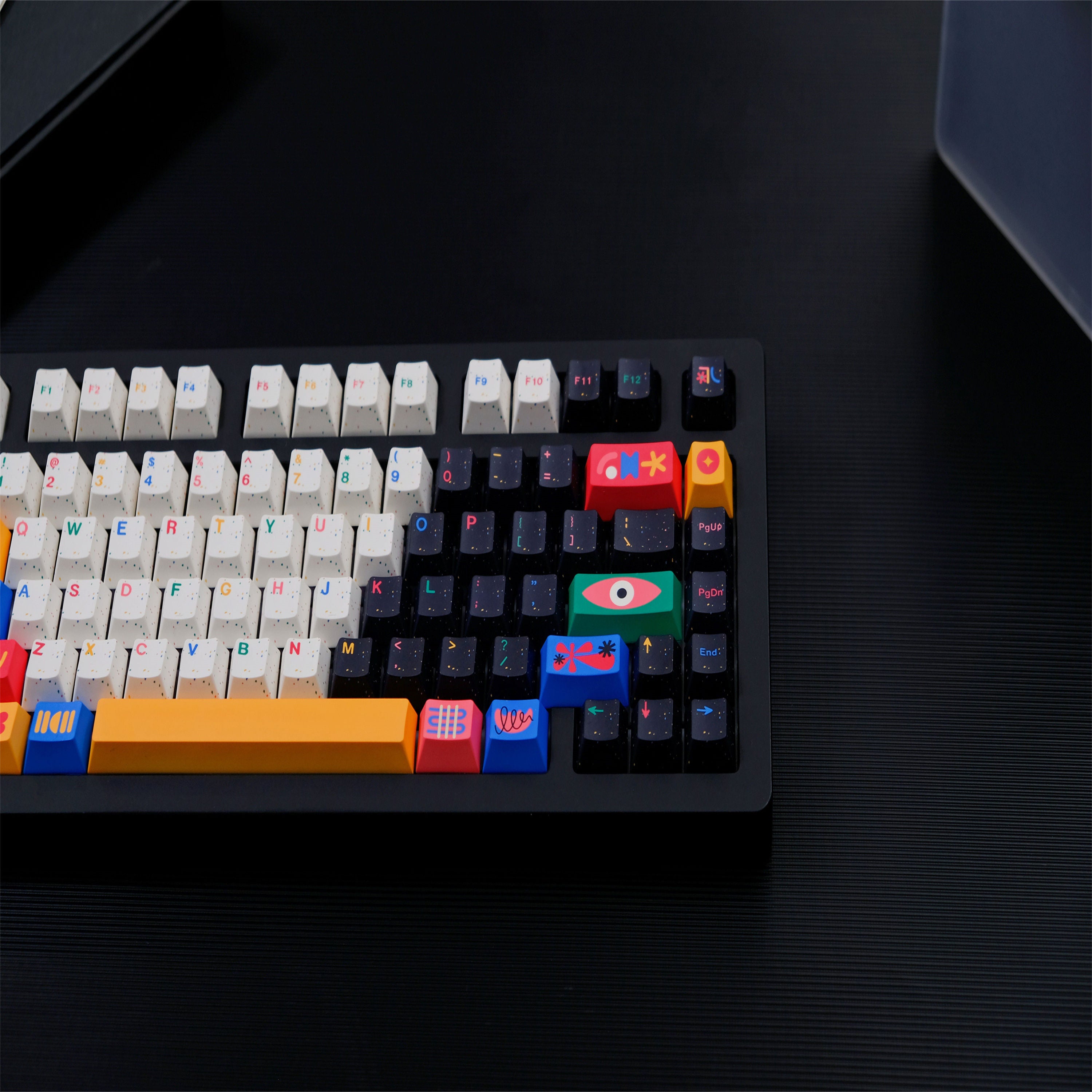 Motif keycaps