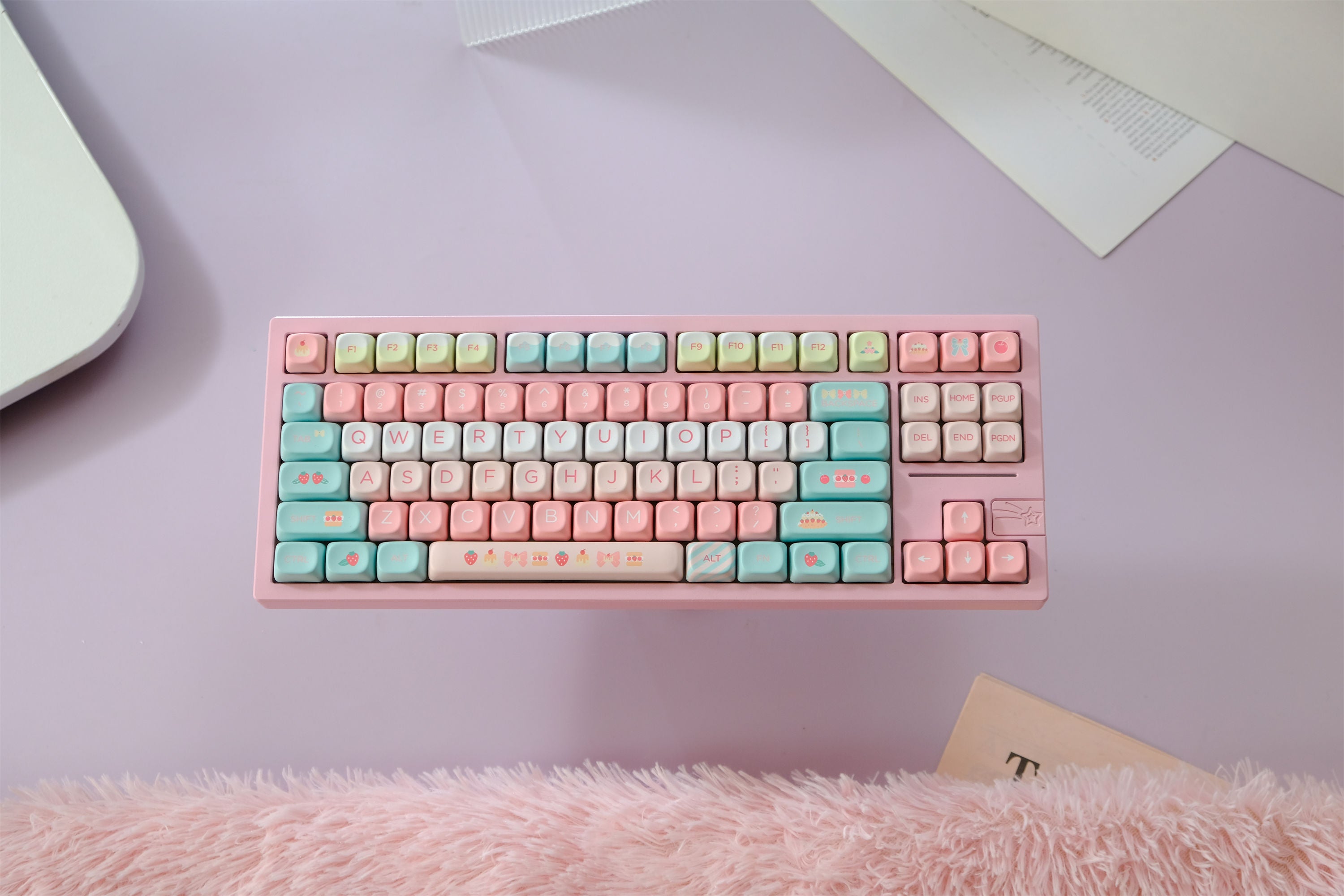 Strawberry Dessert Shop Keycaps
