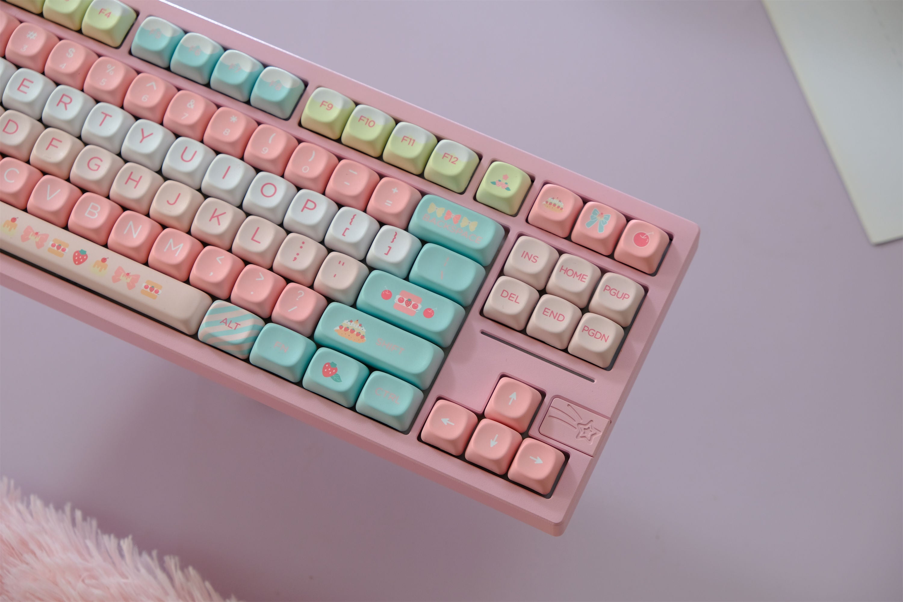 Strawberry Dessert Shop Keycaps