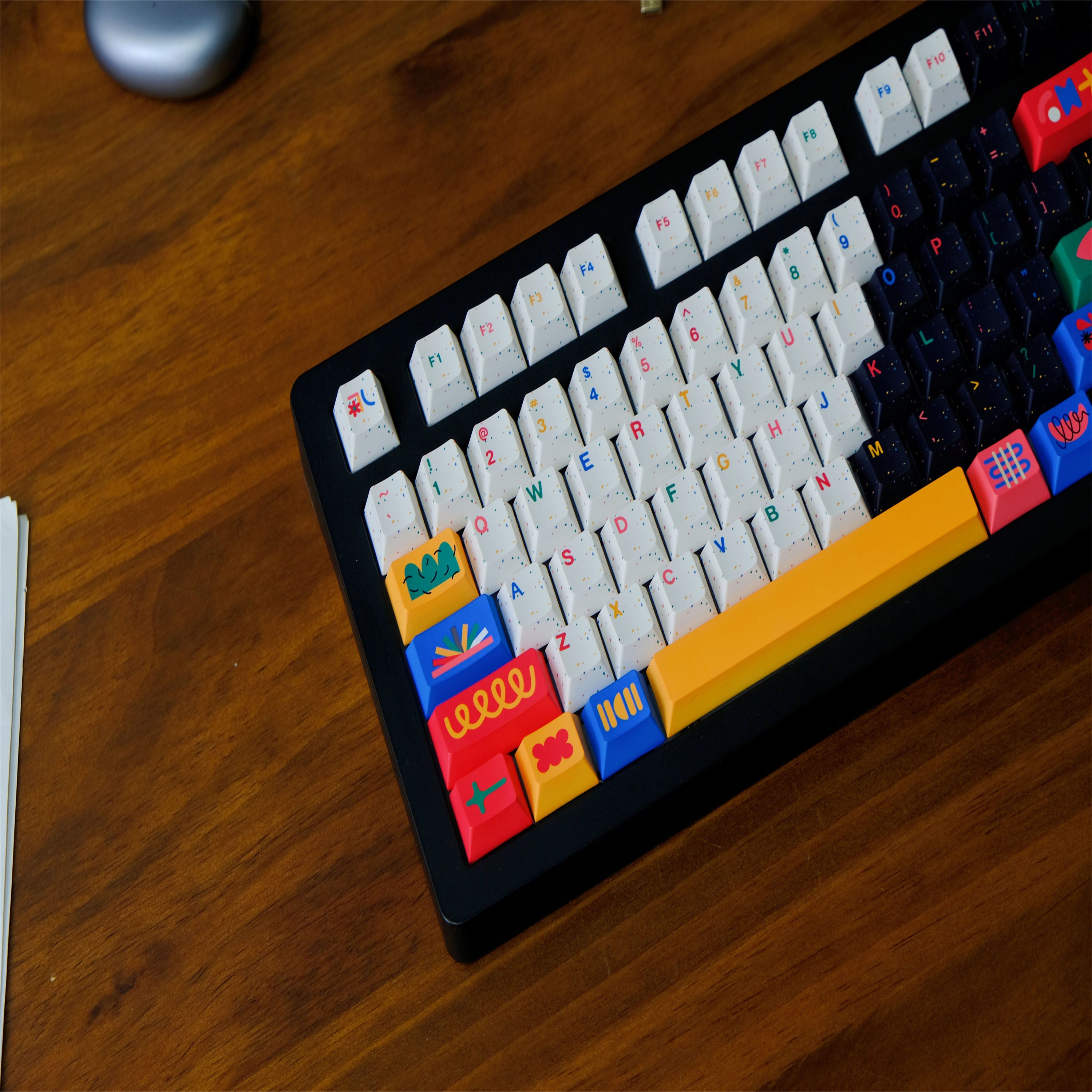 Motif keycaps