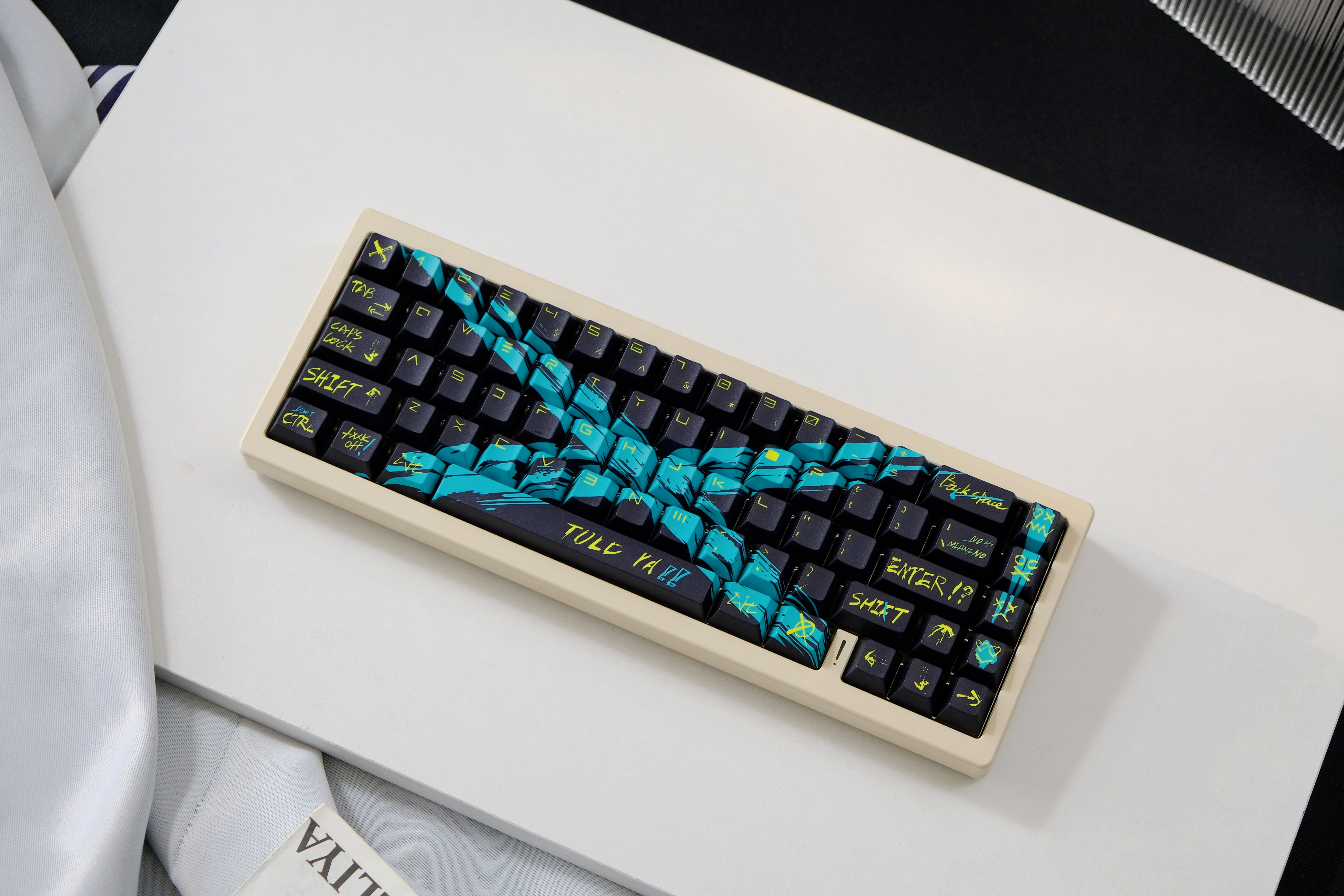 Against invalid Black Blue keycaps