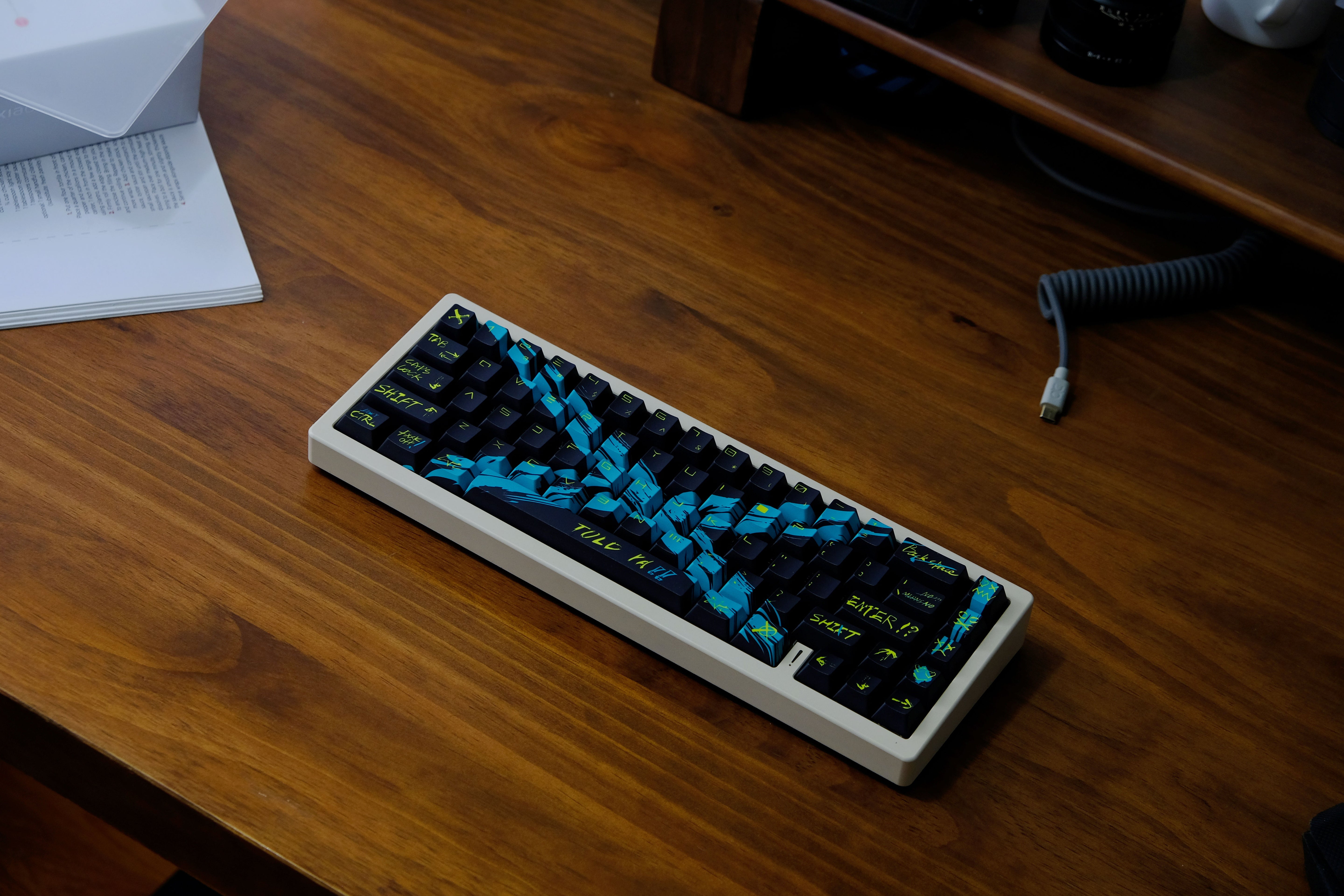 Against invalid Black Blue keycaps