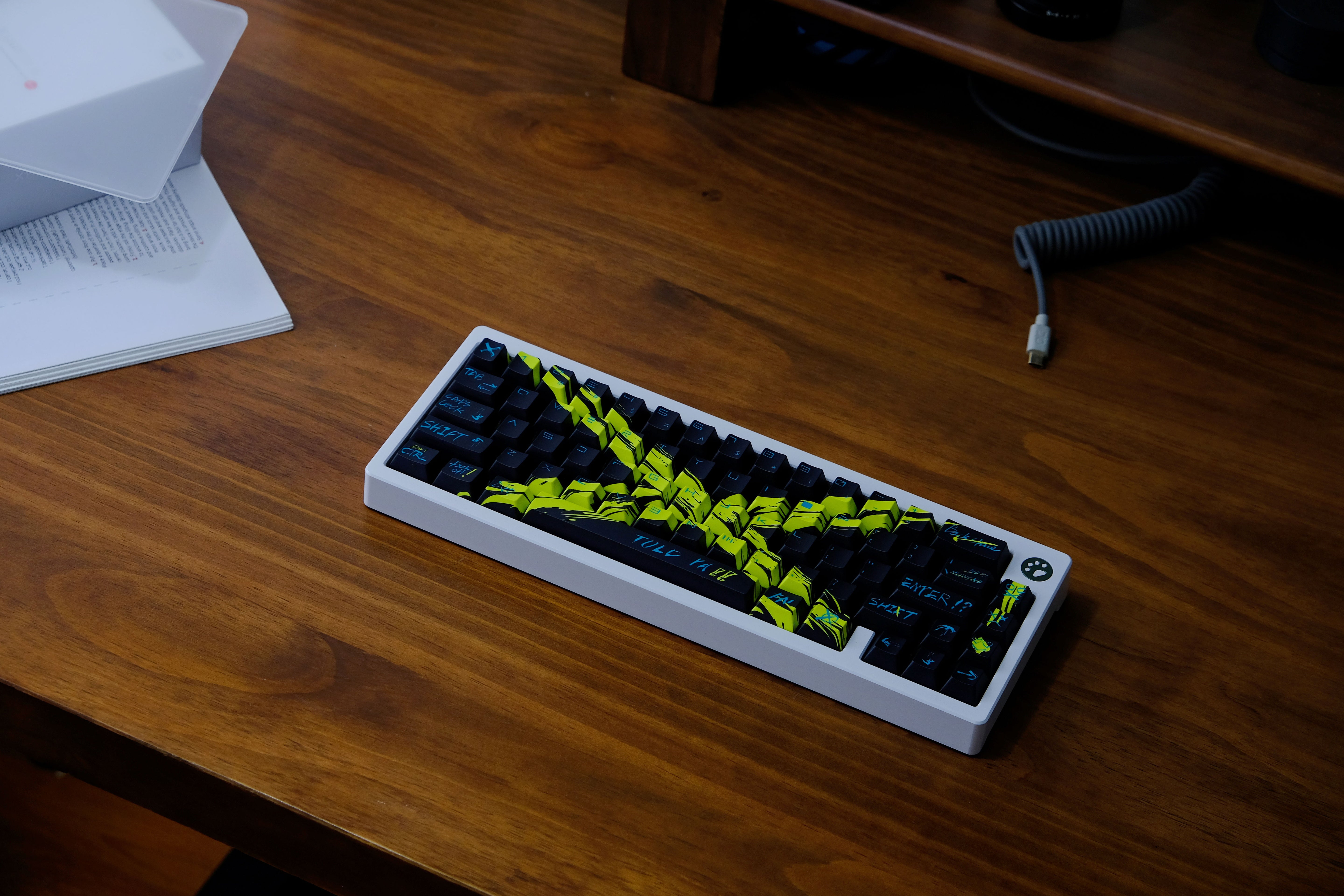 Against invalid Black Yellow keycaps