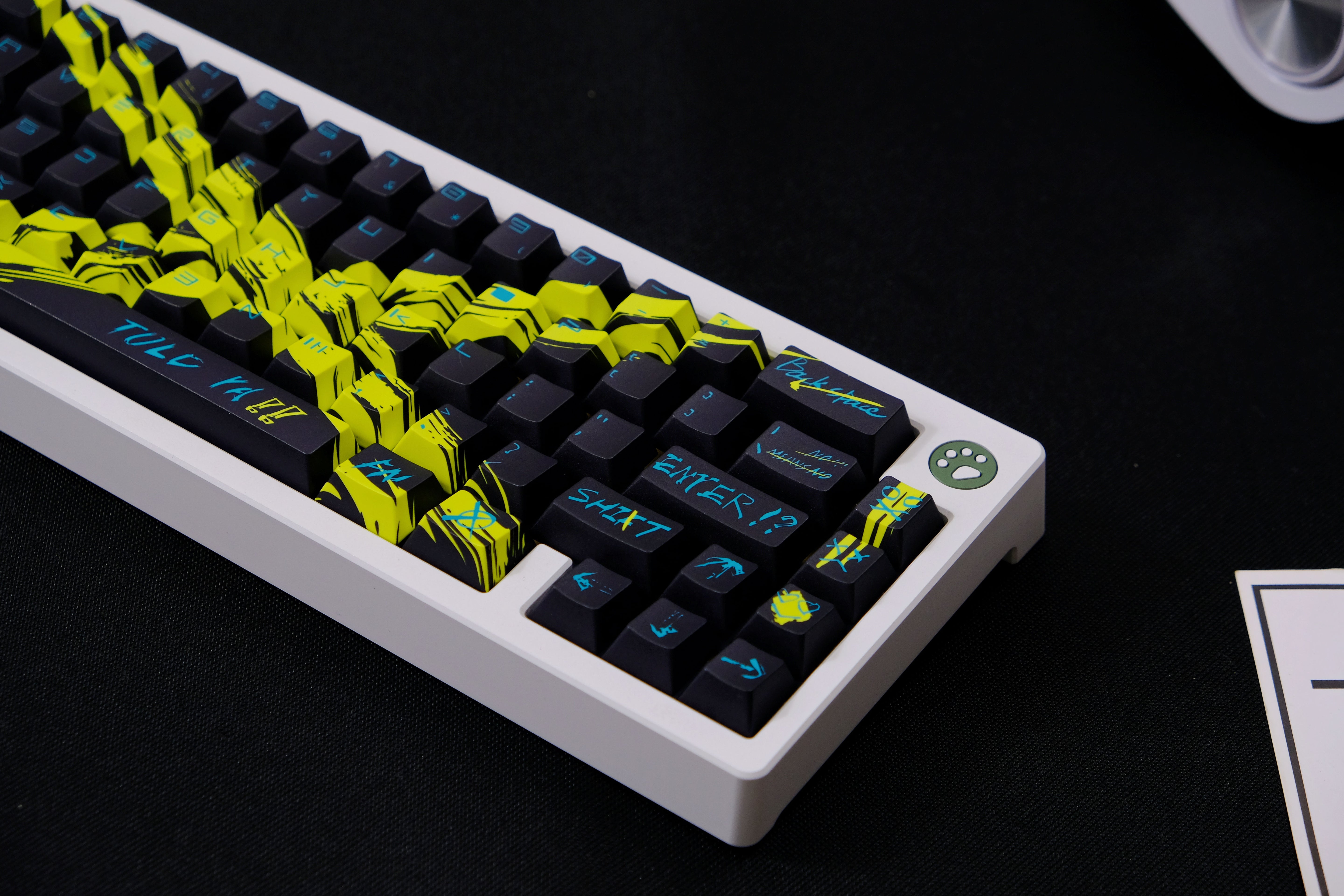 Against invalid Black Yellow keycaps