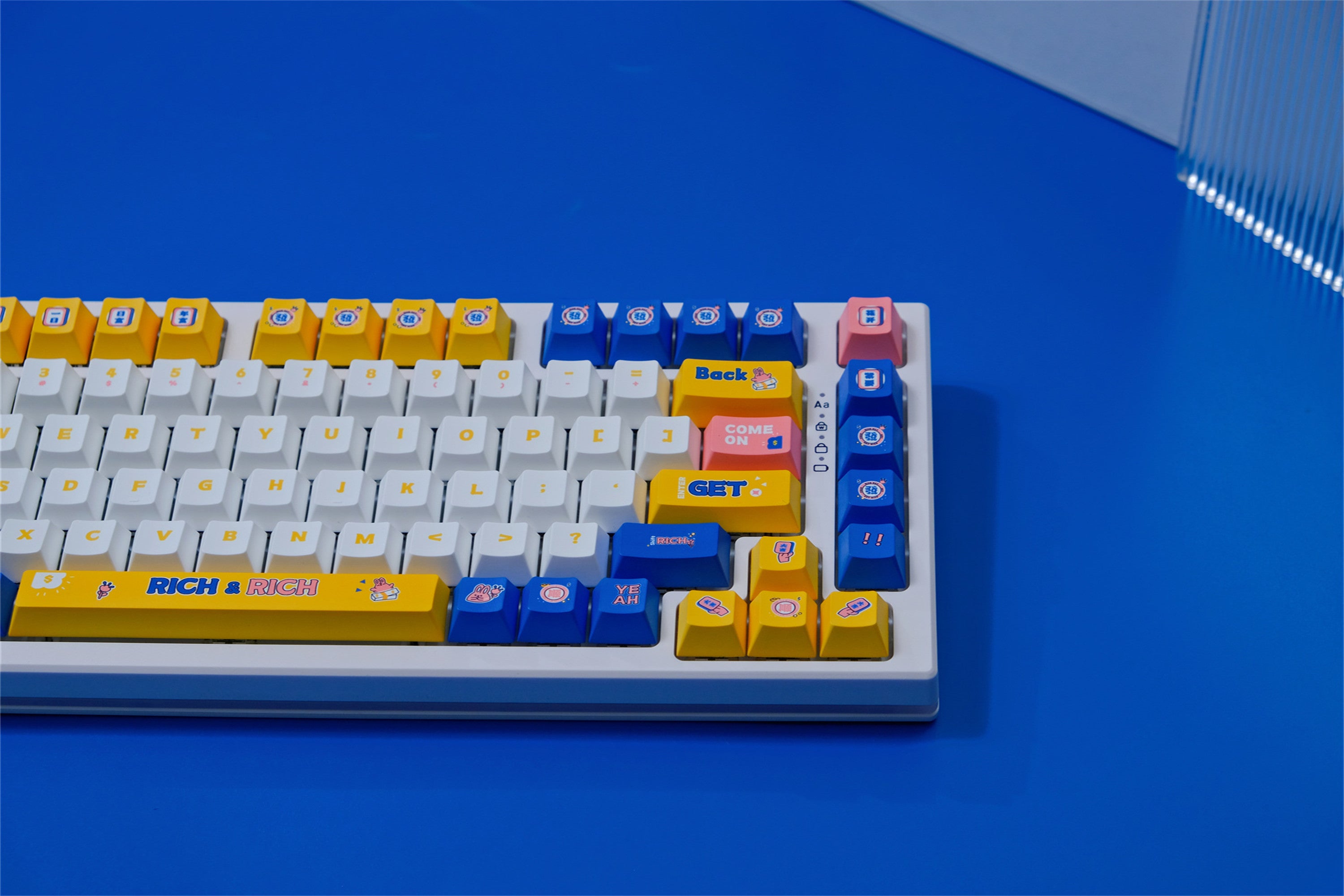 Money RICH CHERRY Keycaps