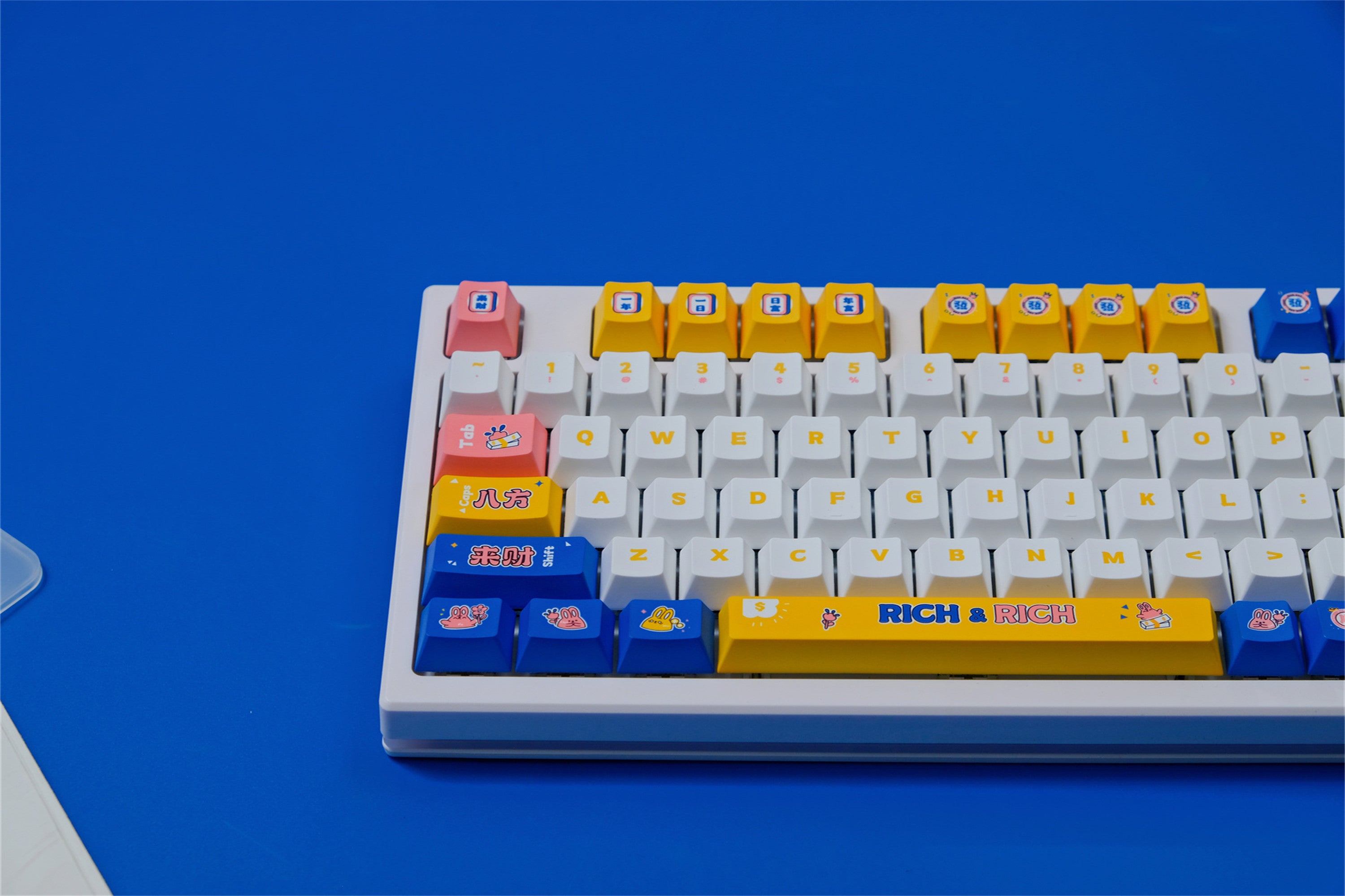 Money RICH CHERRY Keycaps