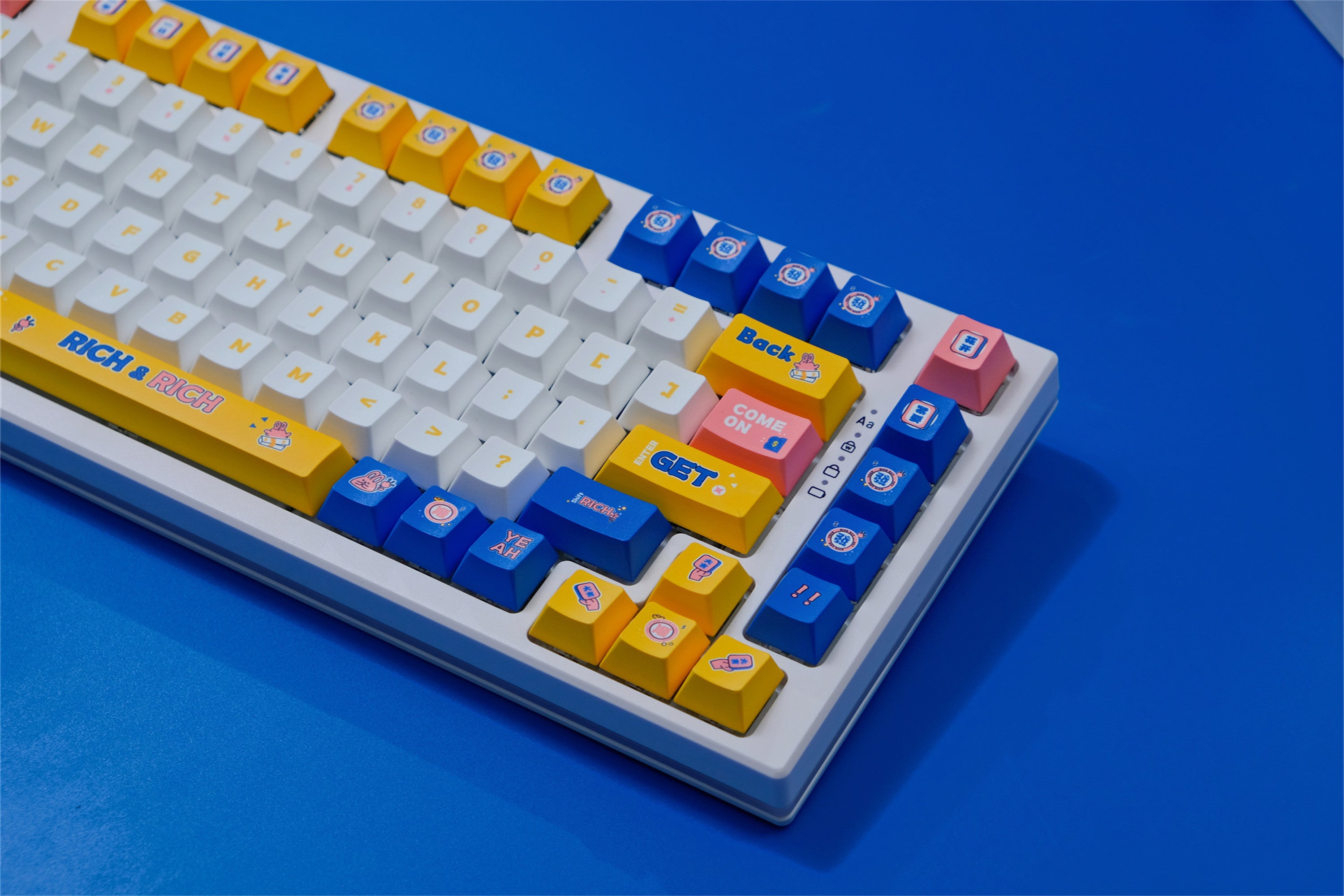 Money RICH CHERRY Keycaps