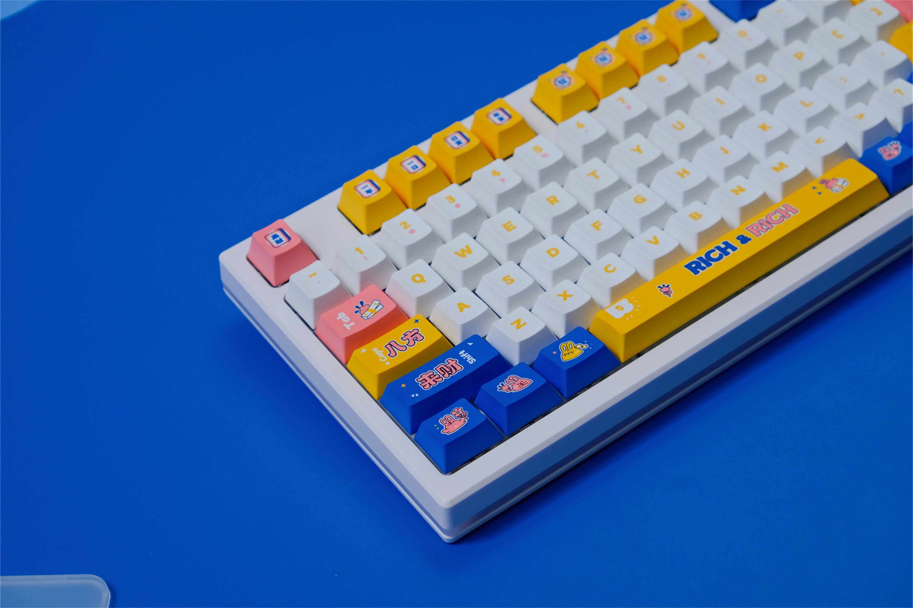 Money RICH CHERRY Keycaps