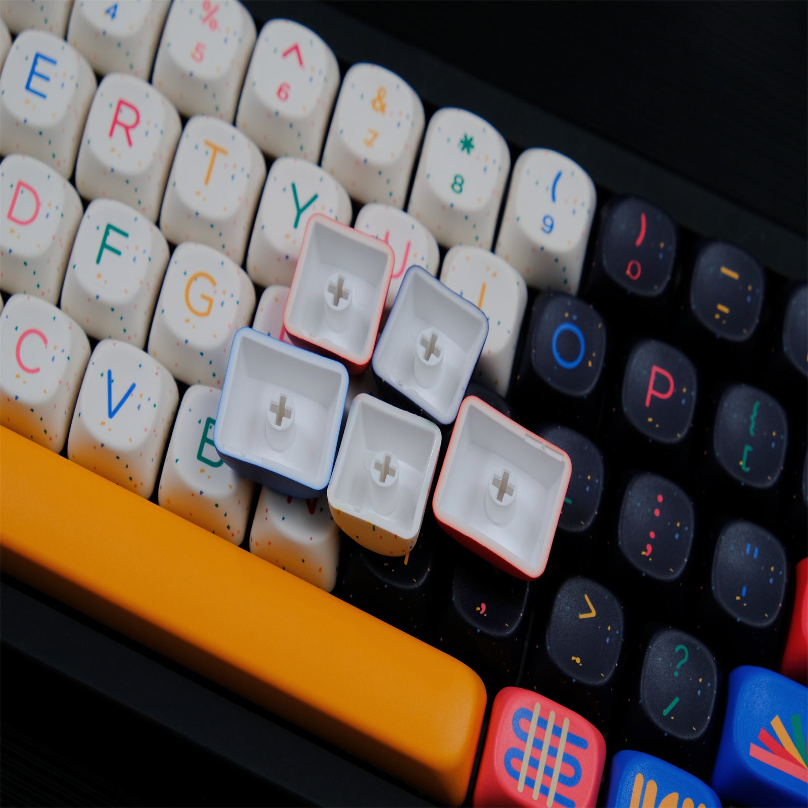 Motif keycaps