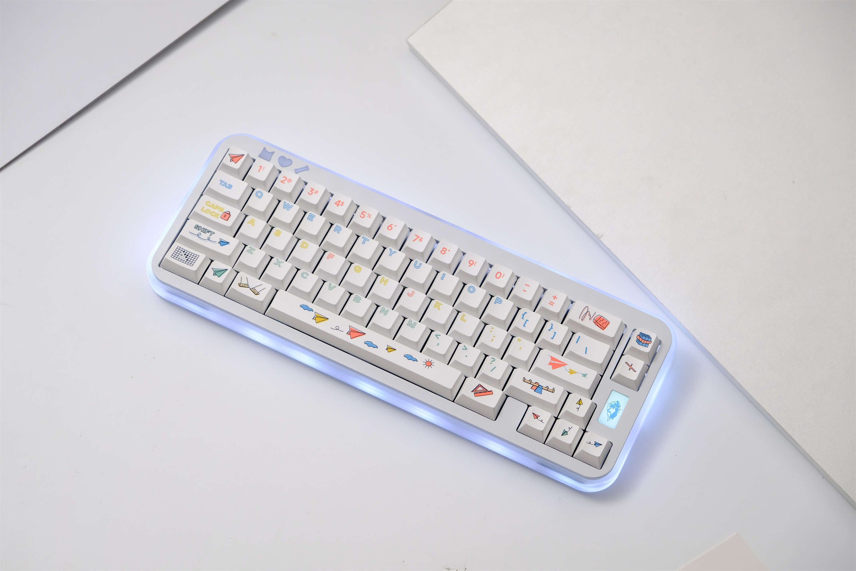 Paper Plane keycaps