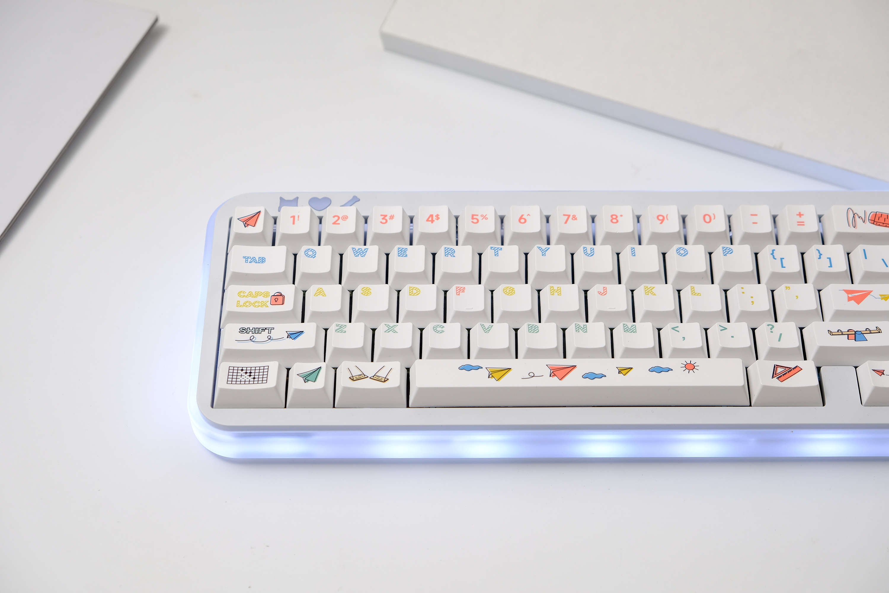 Paper Plane keycaps