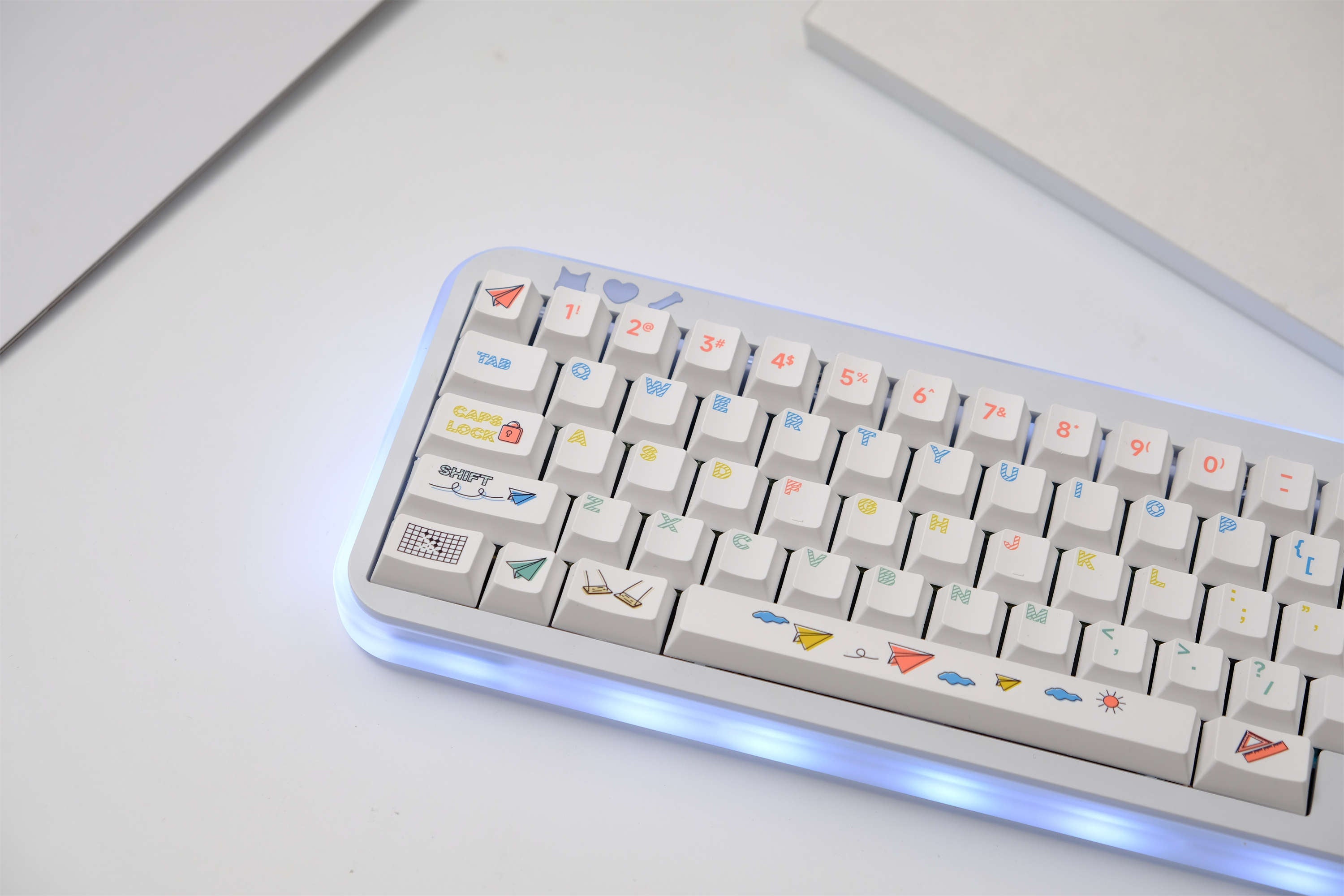 Paper Plane keycaps