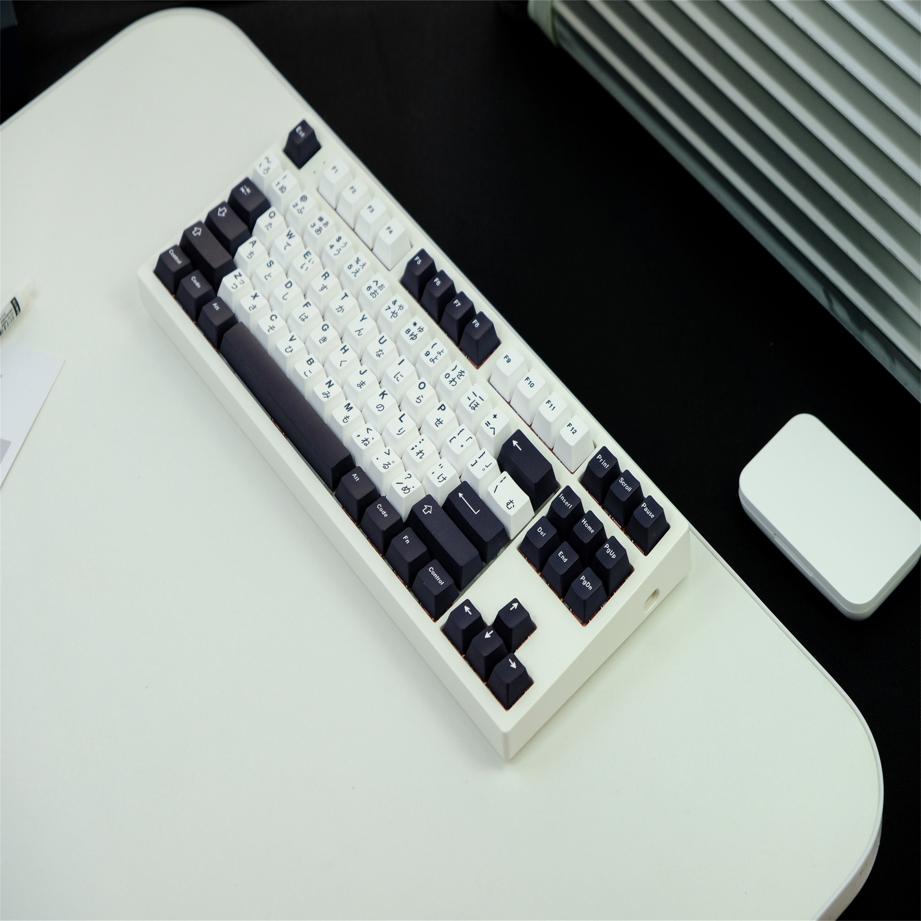 WOB Black White keycaps