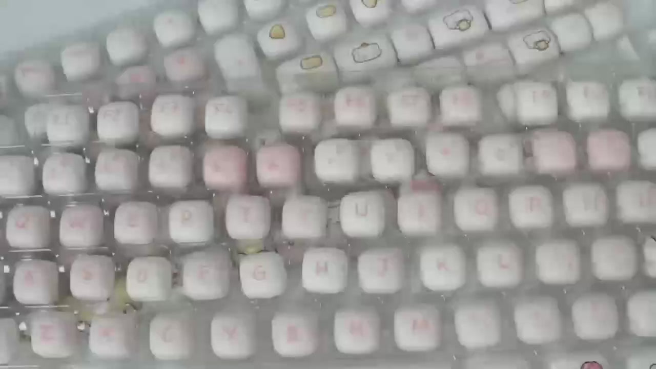 Load video: Bread Bear keycaps