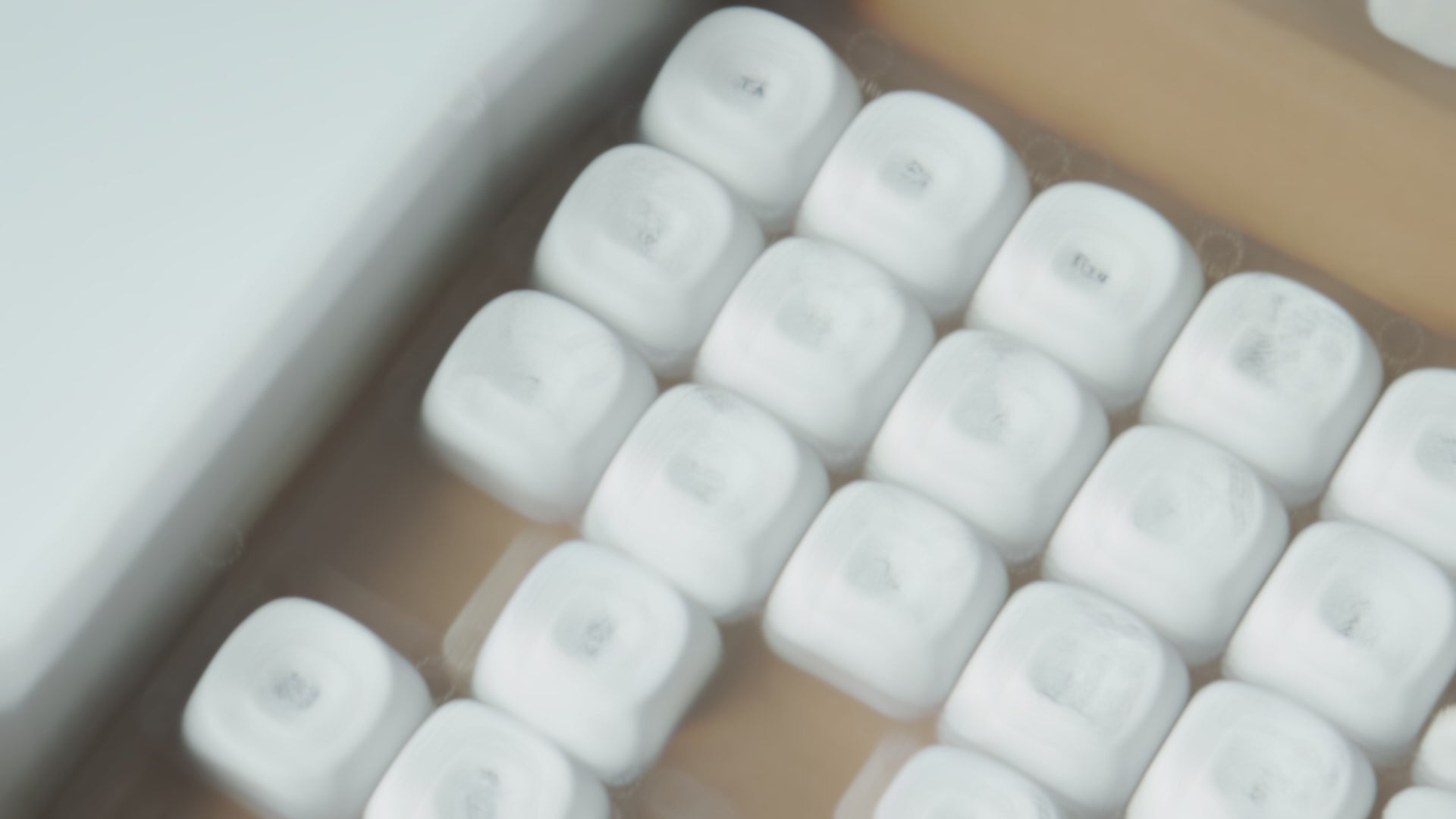 Load video: Carrot Rabbit keycaps